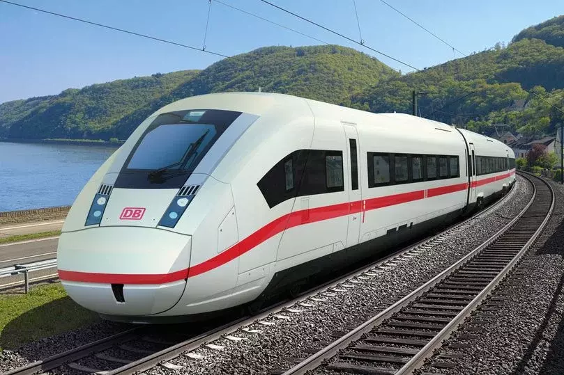 The front end, driver's cab roof and aprons of the Deutsche Bahn ICE4 high-speed train were manufactured by RCS GmbH in Königsbrück. (Source: Siemens AG / RCS GmbH)