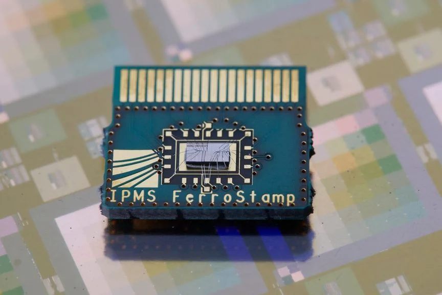 View of the ferroelectric memory chip