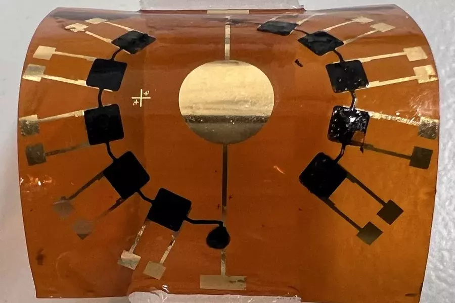 PEDOT:sGAGh (black) as sensor units on a flexible substrate.