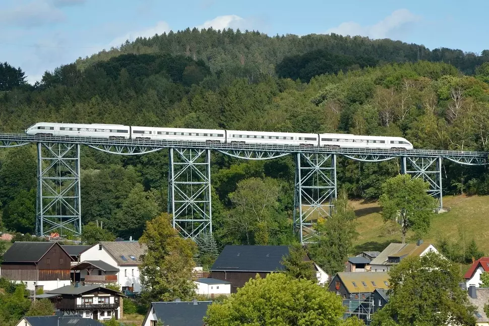 Advanced Trainlab auf dem Markersbacher Viadukt im Erzgebirge (Quelle: Steffen Schmidt / SRCC)